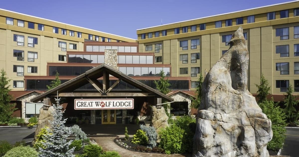 Great Wolf Lodge New England water park